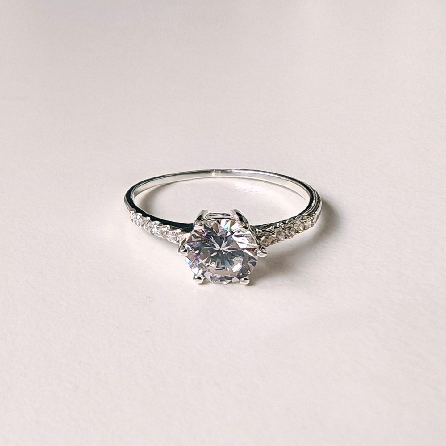 Eternal Spark Ring – A Promise in Every Glance